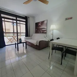 medano-center-2-rooms-near-the-beach.in-canary-islands.com/